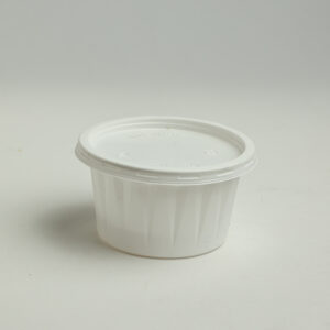 Plastic container 350cc white with lid - Image 1